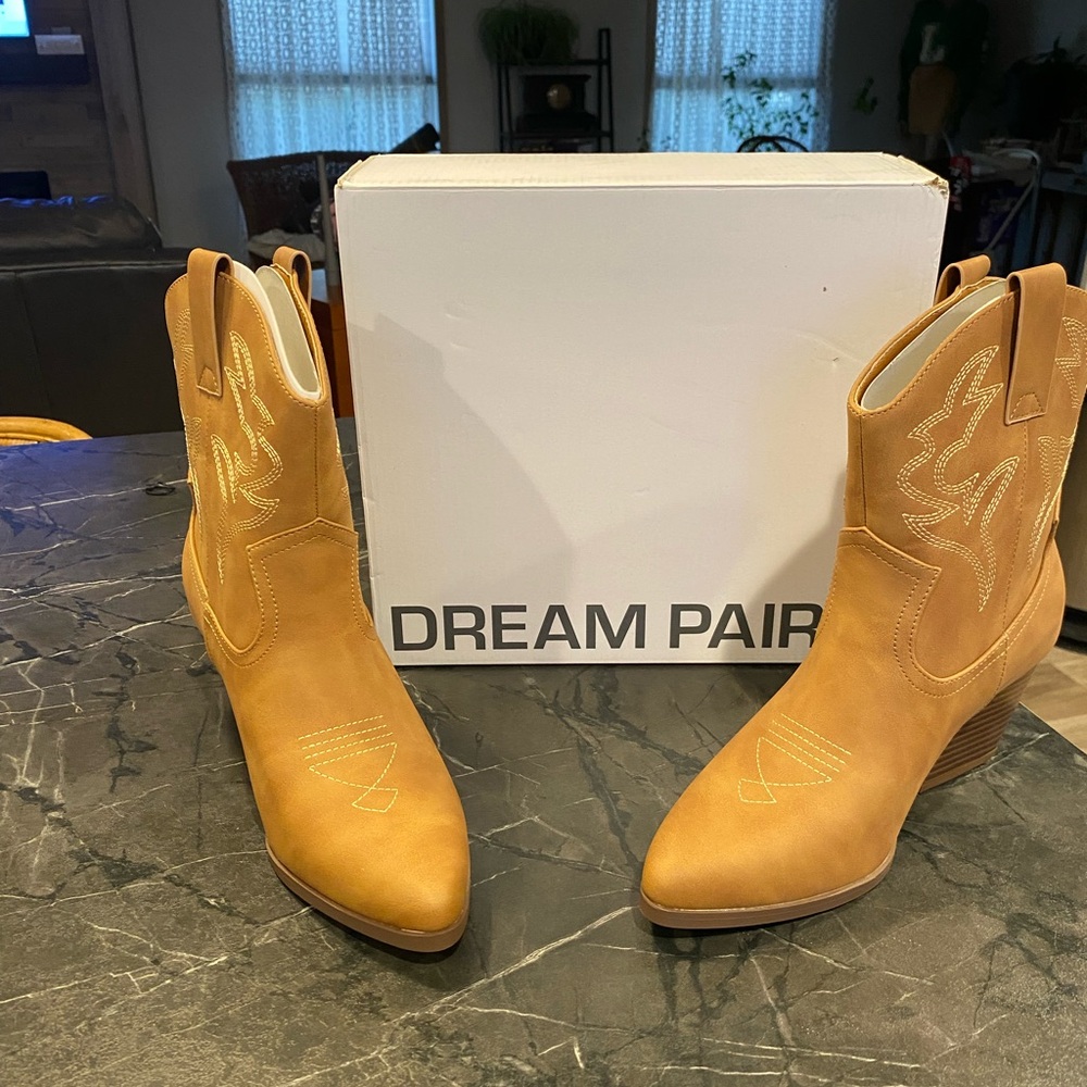 Dream Pairs Women's Camel Ankle Booties